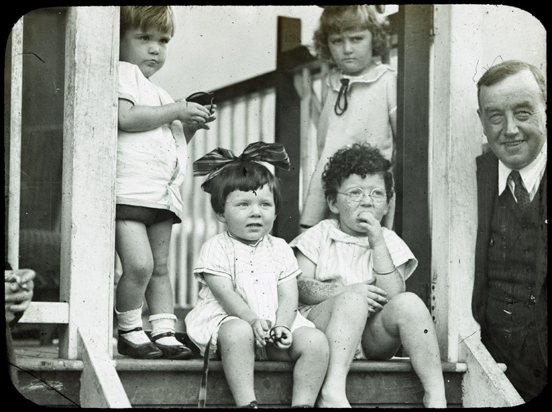 2 - 39. Stationmasters Children Babinda.jpg - 2 - Stationmasters children, Babinda